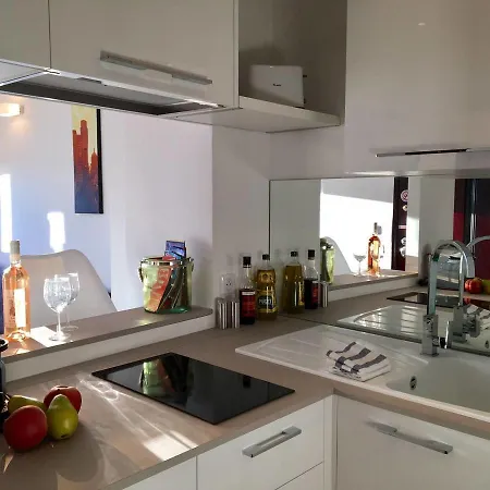 Gilly 4 - F2 Exceptionnel, Vue Mer, Moderne, Climatisation ,vieux-nice * Nice